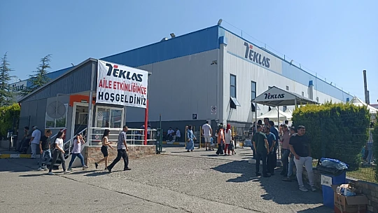 Fabrika bahçesi panayır yerine döndü