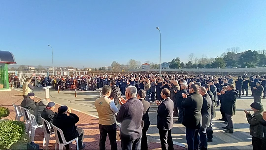 Umre kafilesi dualarla uğurlandı