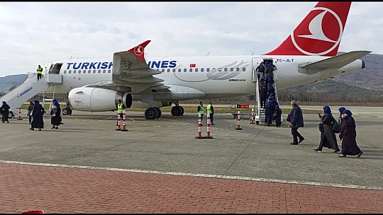 Umre kafilesi dualarla uğurlandı