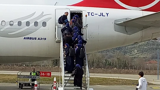 Umre kafilesi dualarla uğurlandı