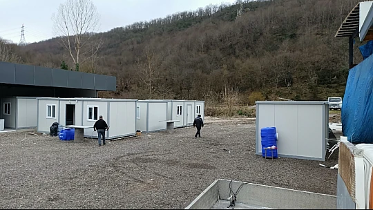 Bartın'dan depremzedelere 12 konteyner