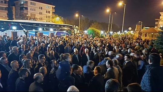 90 kişi dualarla Kutsal yolculuğa çıktı