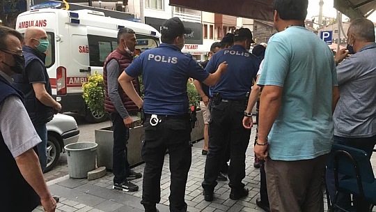 Şehir merkezinde bıçaklı kavga