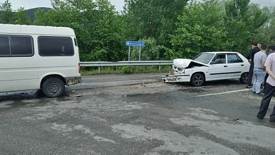 Akçamescit kavşağında zincirleme kaza