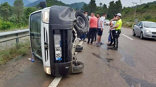Orta refüje çarparak devrildi