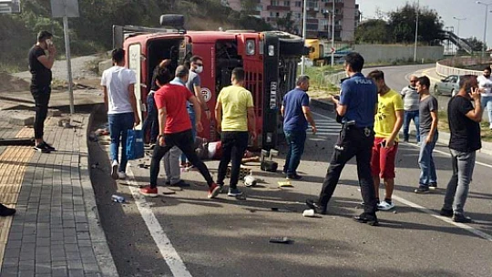 Çevre yolunda kaza, tır devrildi