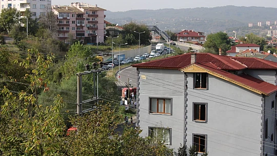Çevre yolunda kaza, tır devrildi