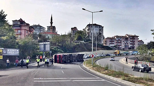 Çevre yolunda kaza, tır devrildi