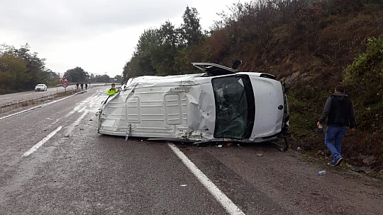Kontrolden çıkan araç takla attı