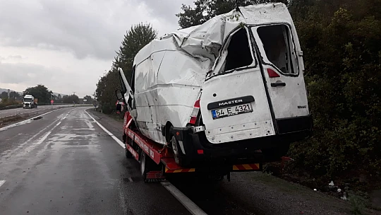 Kontrolden çıkan araç takla attı