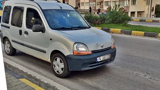 Küçük Çocuğa Araba Çarptı