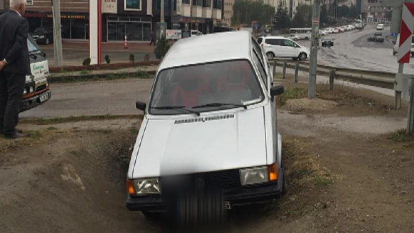 Bir anda kanala düştü